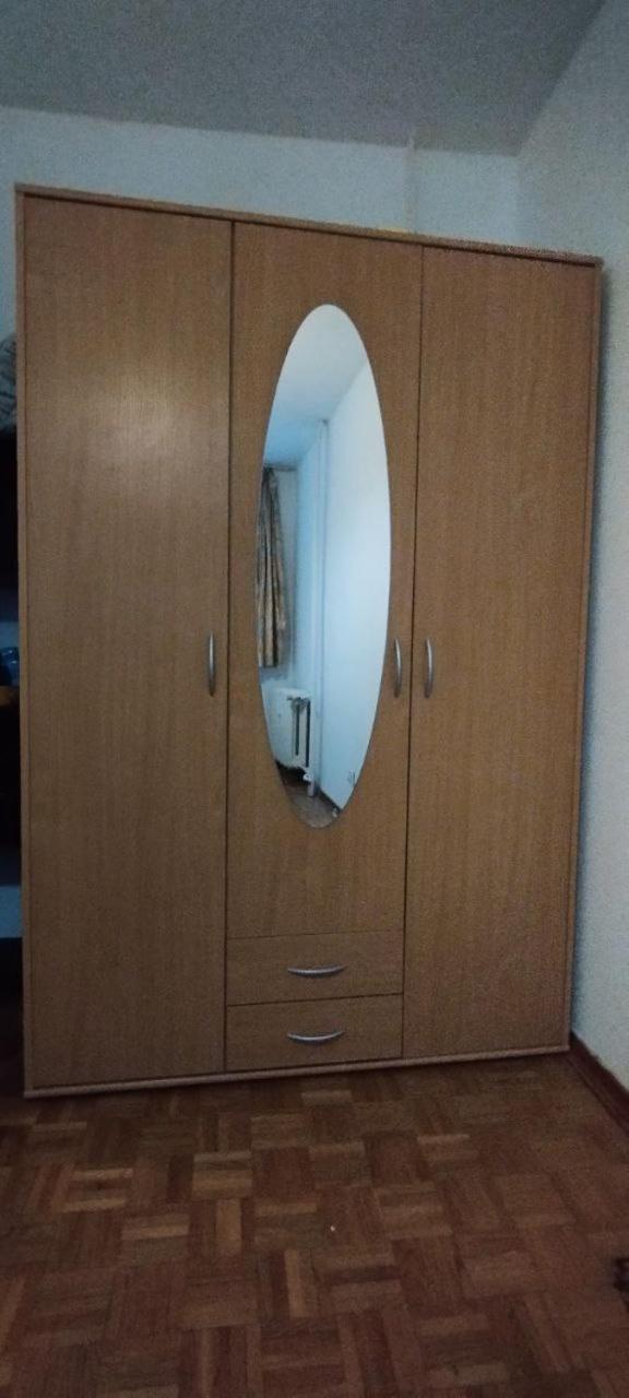 To Close Nakvynės namai *